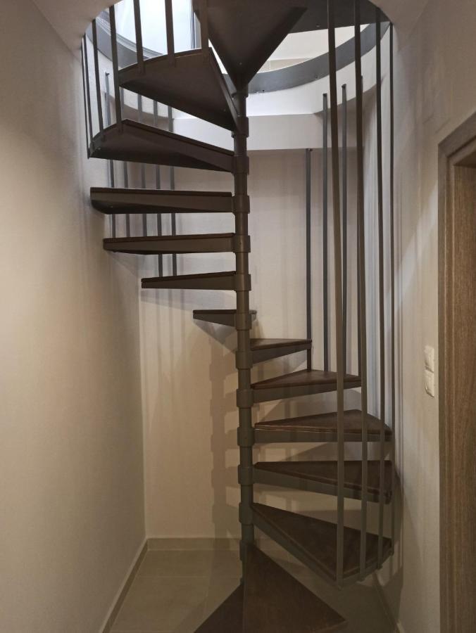 Stylish Ground Floor Maisonette 沃洛斯 外观 照片